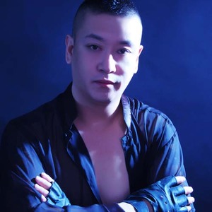 隋万里