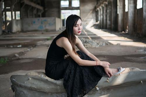 网名女生伤感两个字